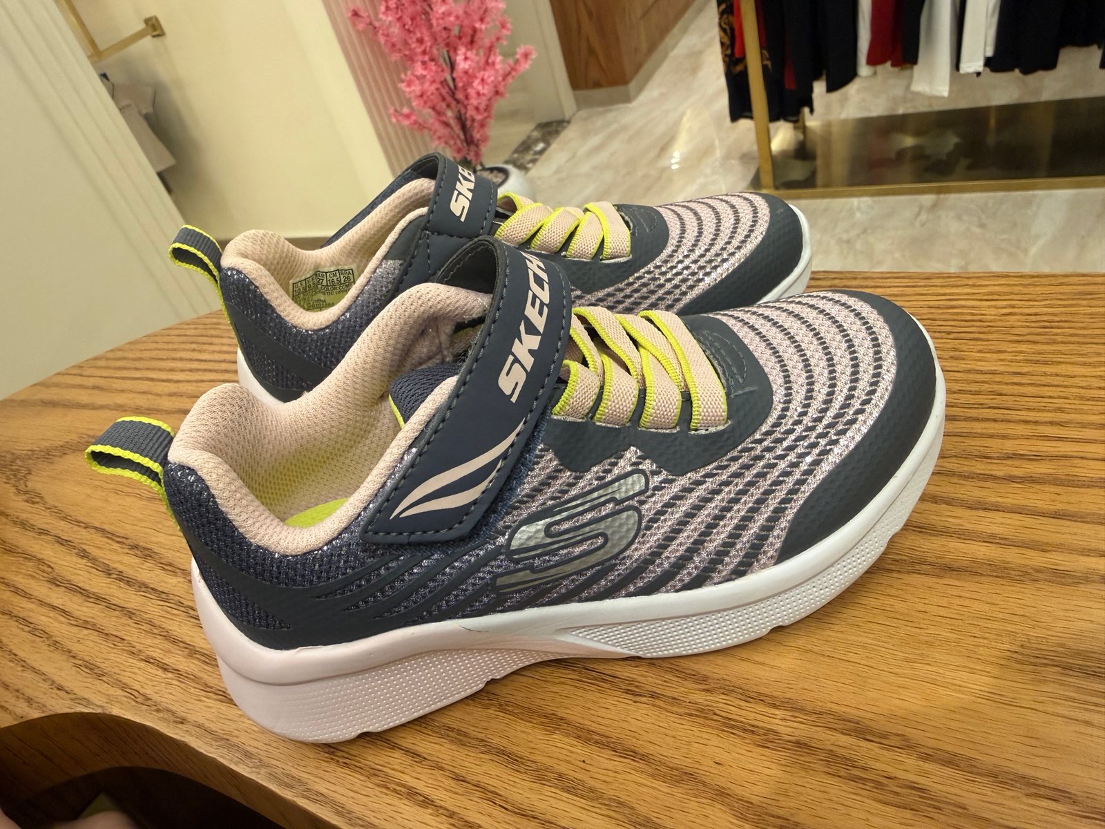 Skechers