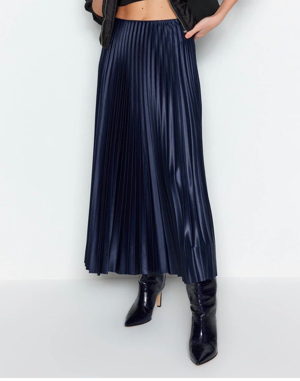 Navy skirt